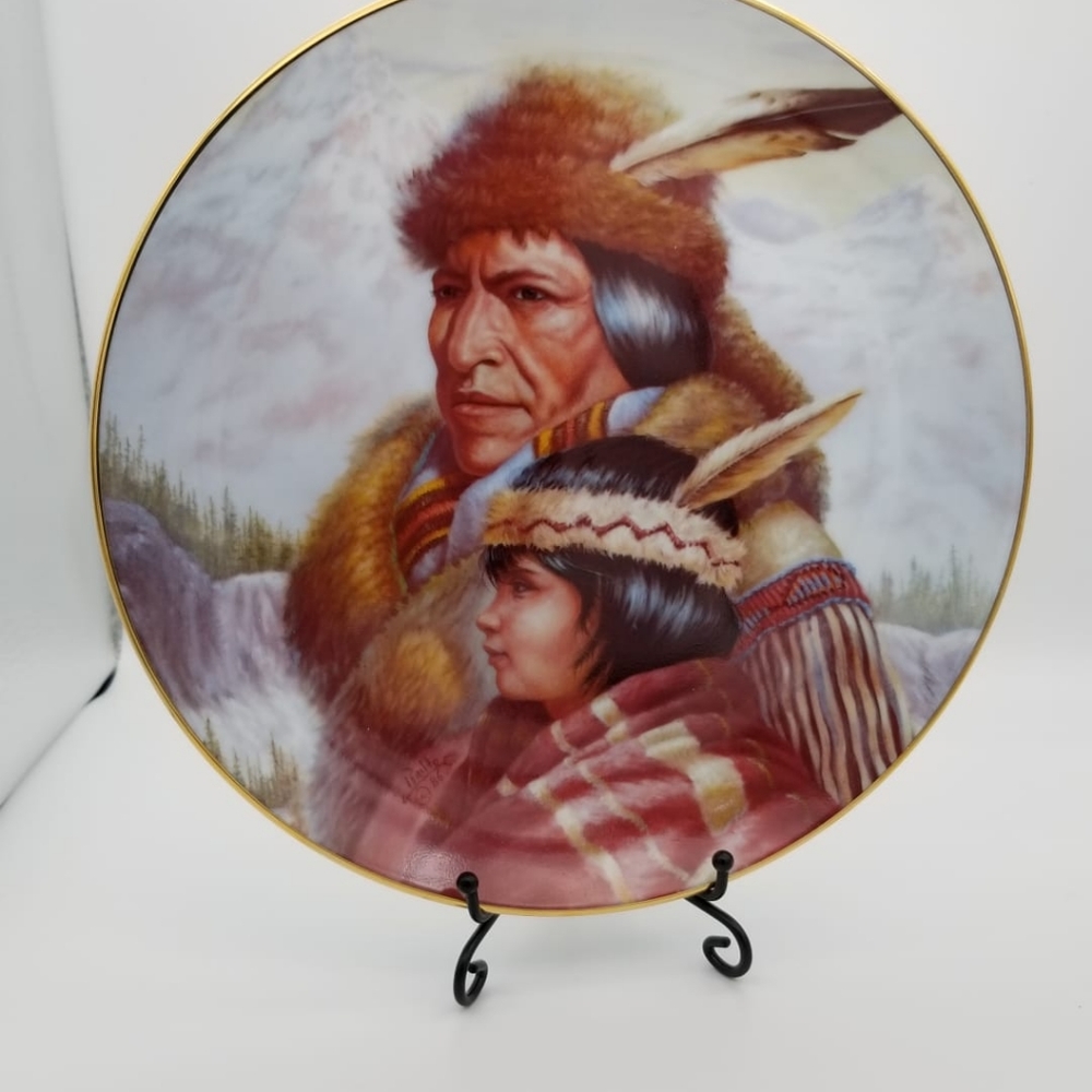 Perillo plates with stand